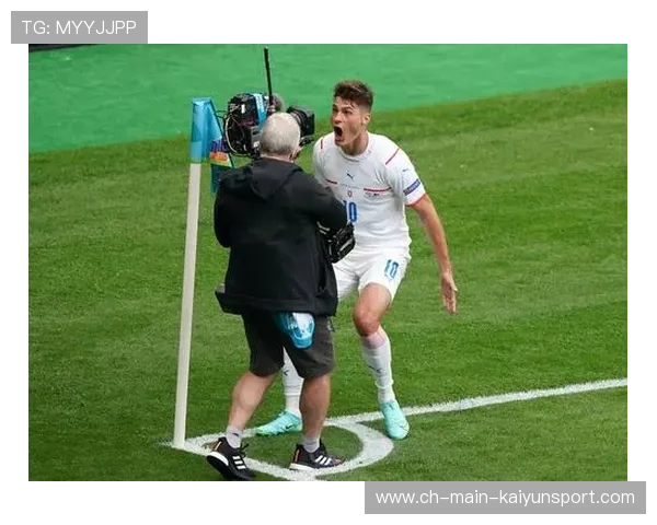 希克:球队正在重塑防守体系,后卫们执行得非常好,希克在哪个俱乐部踢球 希克:球队正在重塑防守体系,后卫们执行得非常好,希克在哪个俱乐部踢球