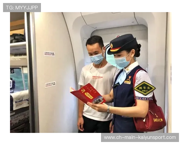 南宁客运段通报女乘务员拍肩事件,乘客反应引关注,南宁客运段列车员 南宁客运段通报女乘务员拍肩事件,乘客反应引关注,南宁客运段列车员