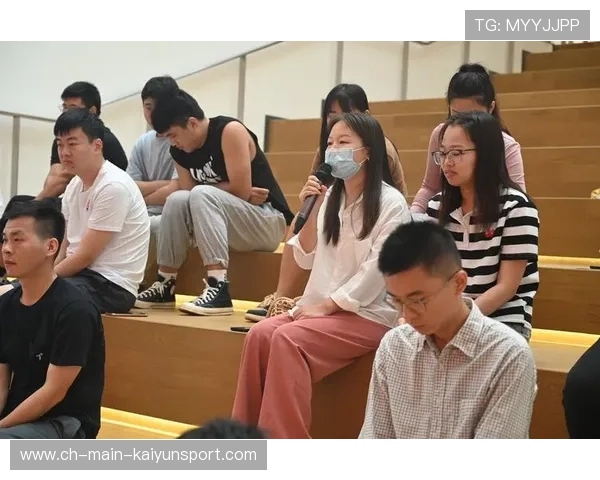 教授怒斥年轻人懒惰,却被网友嘲讽:29个研究生忙死你了?,教授带研究生的人数 教授怒斥年轻人懒惰,却被网友嘲讽:29个研究生忙死你了?,教授带研究生的人数