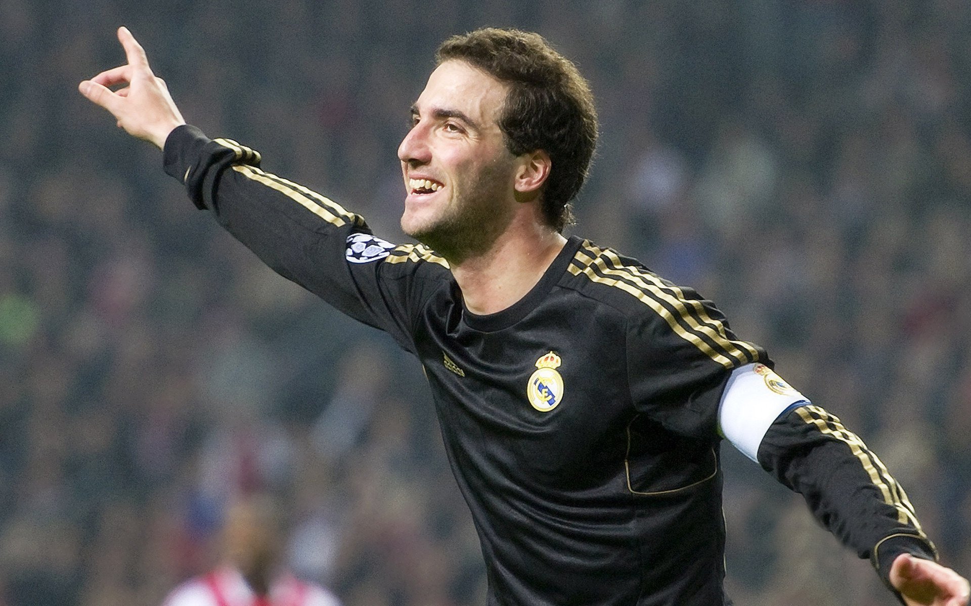 鸟巢灯光亮起那一秒,全网都知道电竞变天了,鸟巢灯光几点关闭2021